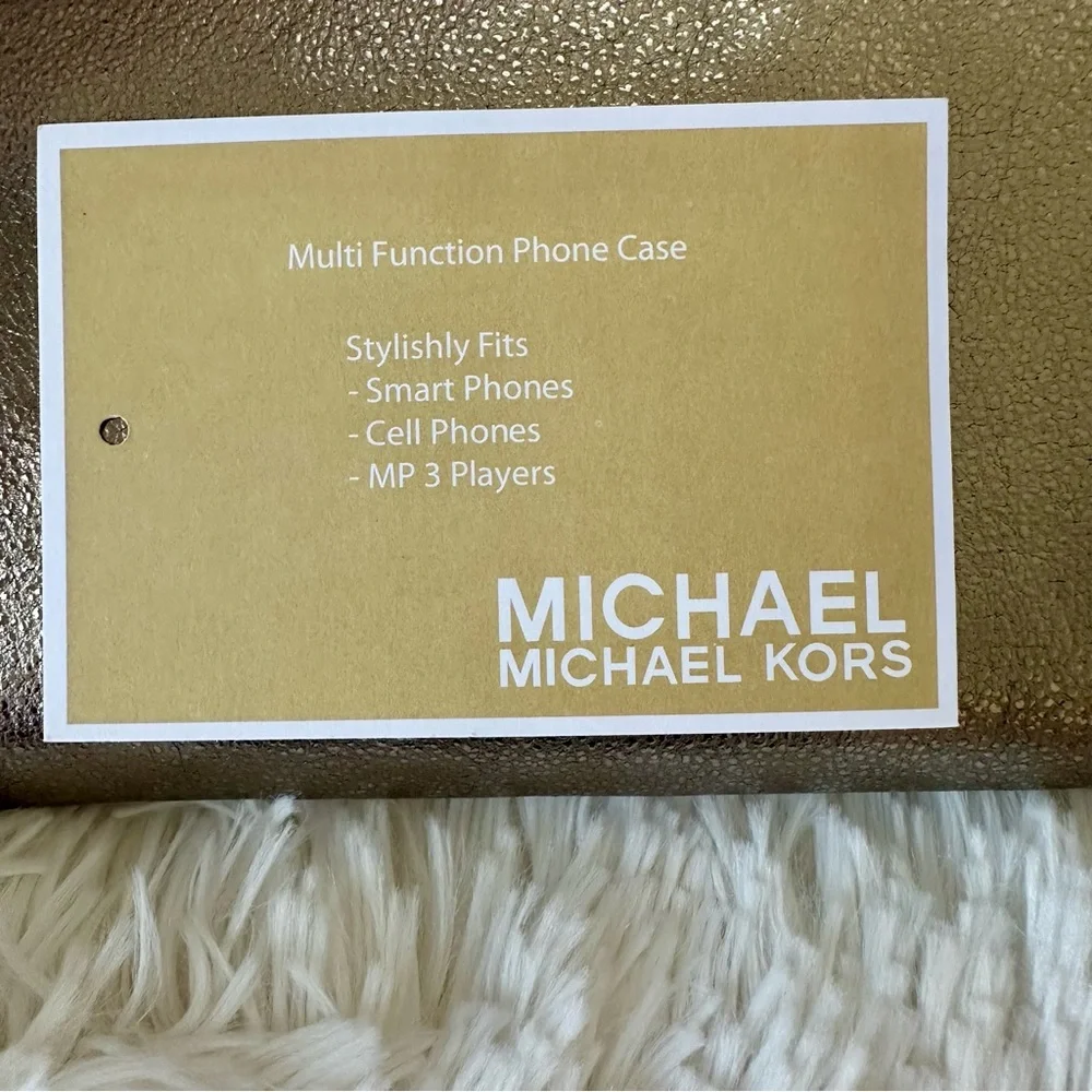Michael Kors Women's Metallic Silver Multi Function Phone Case- Wristlet NWT